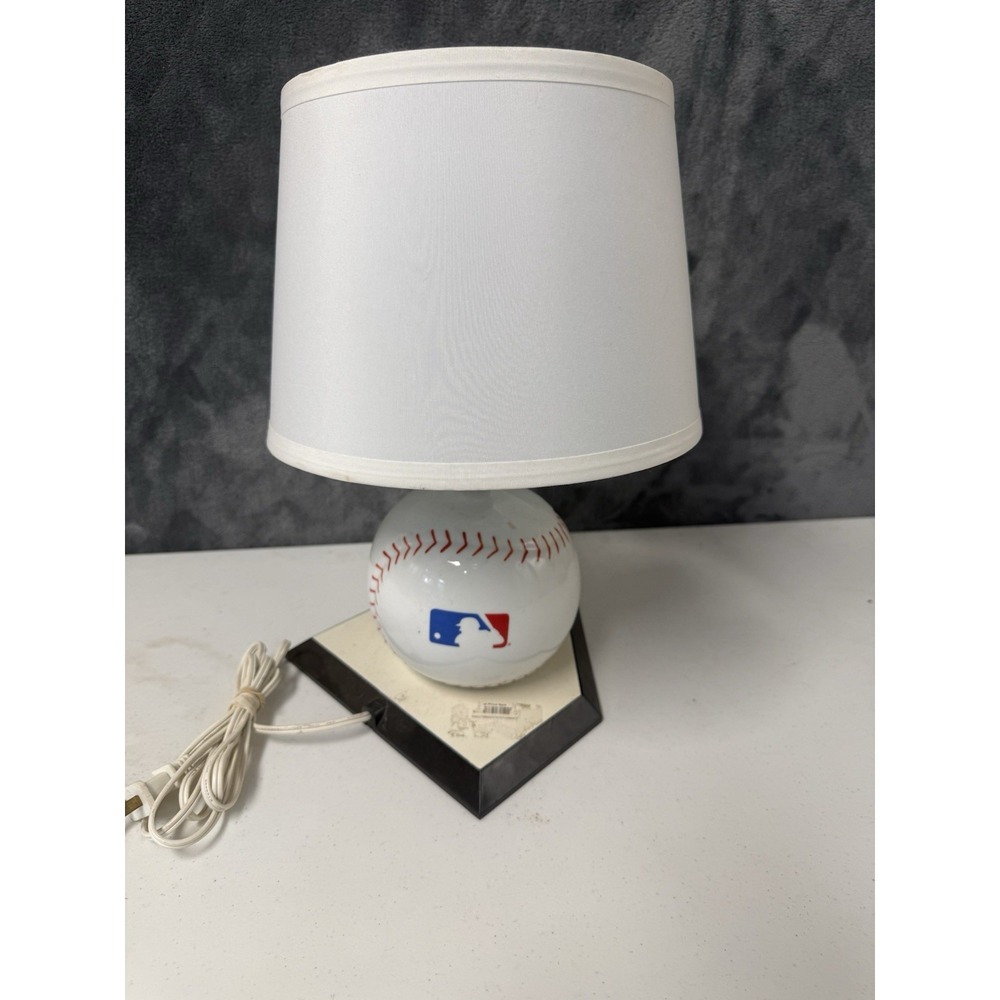 VINTAGE 1999 Sportcast Lighting MLB Baseball With Shade Cave Ceramic Lamp Tested